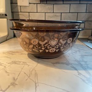 Pyrex bowls